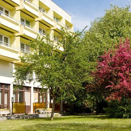 Club Aliga Retro Resort Balatonvilágos Quarto foto