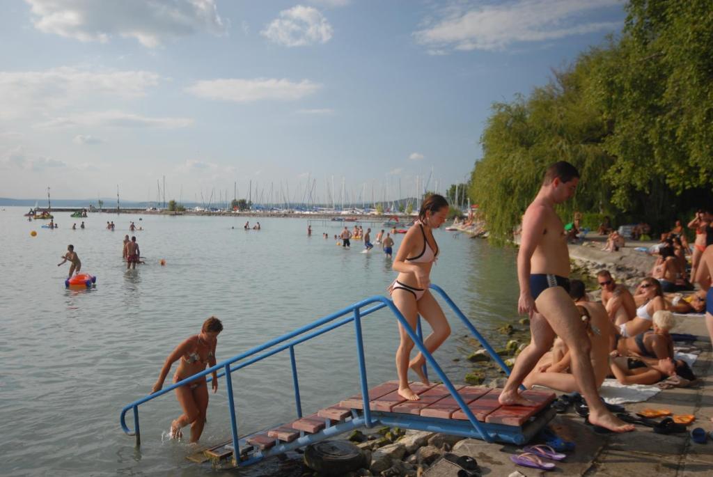 Club Aliga Retro Resort Balatonvilágos Exterior foto