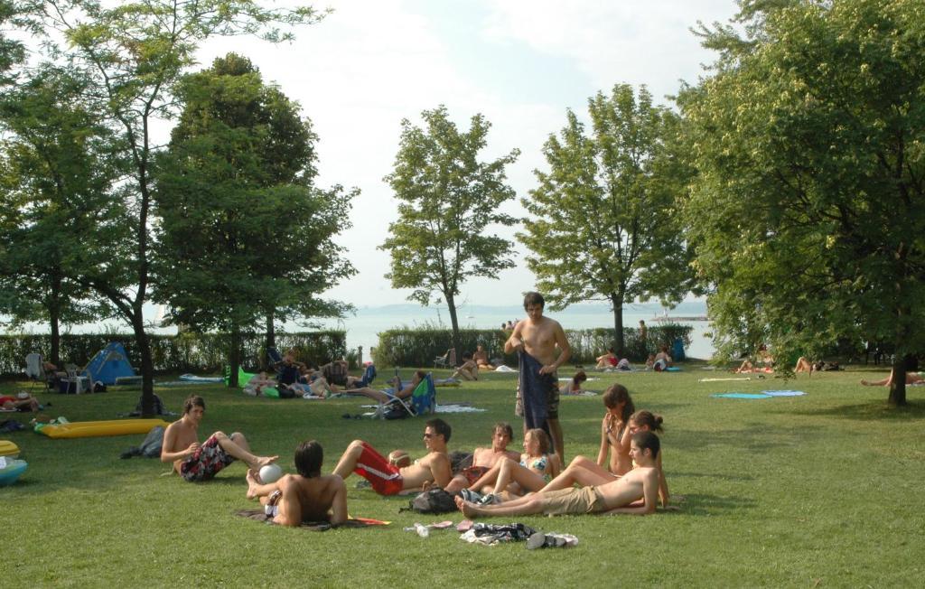 Club Aliga Retro Resort Balatonvilágos Exterior foto